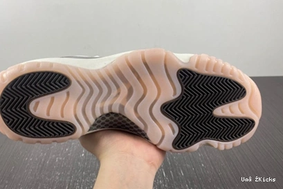 11 685 Air Jordan “Neapolitan” AR0715-101 Practical WMNS 0630